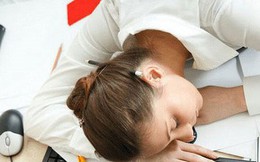Tại sao bạn cảm thấy buồn ngủ sau khi ăn trưa: Câu trả lời có thể khiến bạn bất ngờ