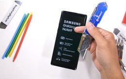 Tra tấn Galaxy Note 9 bằng dao, bật lửa và bẻ cong: Phát hiện bất ngờ về màn hình