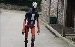 Video 7 triệu views về con robot giống người kinh khủng hóa ra là sản phẩm của engine đồ họa