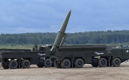 “Sát thủ” Iskander Nga gây khiếp đảm Mỹ-NATO cả trên mặt đất và biển