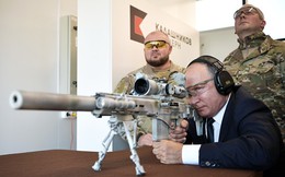 TT Putin đích thân bắn thử súng bắn tỉa mới của Kalashnikov: Kết quả đáng kinh ngạc