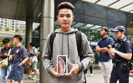 Người Việt đầu tiên mua được iPhone XS trên đất Singapore: "Tôi phải ra sân bay và về ngay Việt Nam"