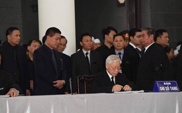 Tổng Bí thư Nguyễn Phú Trọng ghi sổ tang: "Xin kính cẩn nghiêng mình trước anh linh Đồng chí Trần Đại Quang"