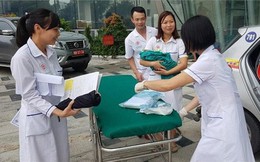 Sản phụ ở Hà Nội “đẻ rơi” con trên ghế xe taxi