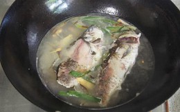 Đầu bếp nhà hàng 40 năm tiết lộ: Khi nấu cá, chú ý đến 3 điểm này để thịt cá thơm mềm bổ dưỡng, không nát không tanh
