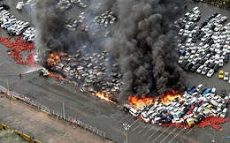 Siêu bão mạnh nhất 1/4 thế kỷ của Nhật: Hàng trăm ô tô cháy ngùn ngụt trong biển lửa