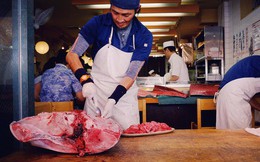 Trong chợ cá lớn nhất thế giới tại Nhật Bản: Mỗi con cá ngừ được bán với giá bằng vài ngôi nhà Nhật Bản