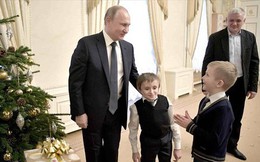Ông Putin làm tài xế, giúp cậu bé xương thủy tinh thực hiện giấc mơ
