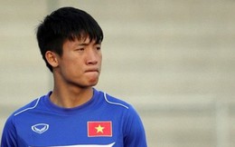 Người hâm mộ động viên trung vệ Bùi Tiến Dũng sau trận thua Nhật Bản