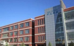 Trường học gây phẫn nộ vì xuất bản sách tham khảo nội dung phản cảm
