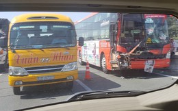 Xe giường nằm Phương Trang tông đuôi xe tải trên cao tốc về TP.HCM