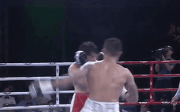 Đánh bại nhà vô địch Hàn Quốc bằng cơn mưa đòn, võ sĩ Việt Nam giành đai vô địch boxing Đông Á