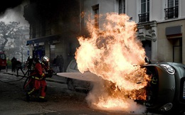 Biểu tình “Áo vàng” quay lại, tái diễn bạo lực tại Paris