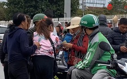 Nóng bỏng vé trước giờ G trận Việt Nam - Thái Lan, nhiều CĐV đành... "ở nhà xem tivi"