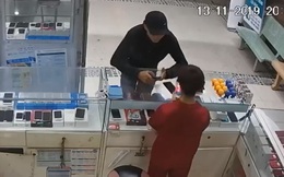 Băng cướp điện thoại iPhone 7 Plus đi Toyota Vios, có đồng bọn mở cửa ô tô cho tẩu thoát