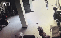 Nhớ thời tung hoành trộm cướp, gã đàn ông chống nạng tiếp tục trộm điện thoại sau khi bị gãy chân do ngã từ tầng 4