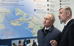 Cây cầu kết nối Nga-Crimea: TT Putin tiết lộ lí do khiến 3 lần nỗ lực xây cầu trước đó đều thất bại