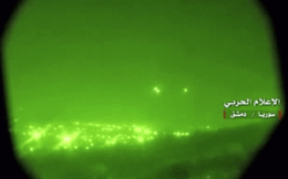 CẬP NHẬT: Căn cứ bị tập kích trong đêm, Pantsir-S1 của Syria bắn tới tấp - UAV phiến quân rơi lả tả