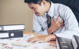 Thức thâu đêm làm việc quá sức, người đàn ông gục chết trong buổi phỏng vấn