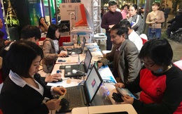 Bất chấp giá rét, khách hàng vẫn chen nhau tới sự kiện Online Friday 2019 săn hàng giá rẻ