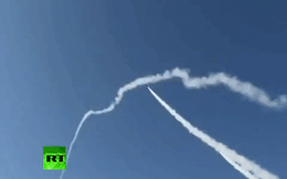 Israel tấn công tên lửa - Phòng không Syria khai hỏa, nhiều vụ nổ lớn, rung chuyển