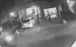 CLIP: Khoảnh khắc va chạm kinh hoàng sau khi đèn pha lóe sáng 3 giây khiến tất cả sững sờ