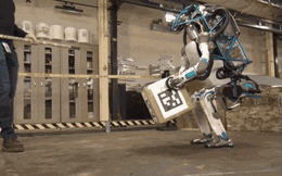 Những sáng tạo đột phá về công nghệ robot của Boston Dynamics báo trước một tương lai tươi sáng nhưng cũng đầy đáng sợ