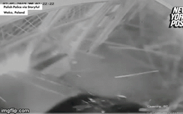 Video: Nữ tài xế lái ôtô đâm tan nát cửa hàng rượu, bình thản trộm 1 chai rồi bỏ đi