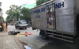 Người phụ nữ chết thảm dưới bánh xe tải ở Sài Gòn