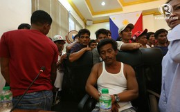 Sau tuyên bố "đổi chiều" về tàu TQ, thuyền trưởng tàu Philippines lại gây ngỡ ngàng khi "xin lỗi" TT Duterte