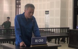 Thua bạc cháy túi, một người Hàn Quốc cầm dao đi cướp xe taxi