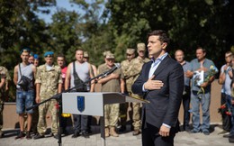 Thăm Donbass lần 3, TT Ukraine bất ngờ được hưởng ứng nhiệt liệt vì 1 câu nói liên quan đến Nga