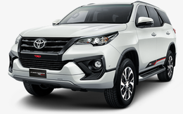 Toyota Hilux giảm kịch sàn sau "đội sổ" doanh số, Fortuner TRD 2019 chốt giá 1,2 tỷ đồng
