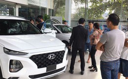 Nhiều hãng xe tại Việt Nam bó tay trước tình trạng “bia kèm lạc” tại đại lý