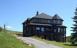 Không thể bán dinh thự 30 tỷ, bà chủ Canada quyết định tặng nhà cho người văn hay chữ tốt
