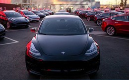 Cuối cùng thì Tesla cũng bắt đầu bán ra chiếc Model 3 có giá rẻ nhất mà tất cả đều mong đợi