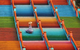 Không thể bỏ lỡ nấc thang cầu vồng 12 năm mới xuất hiện một lần tại hang động nổi tiếng nhất Malaysia