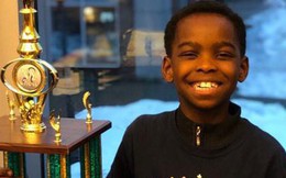 Mới học chơi cờ từ năm ngoái nhưng cậu nhóc 8 tuổi vô gia cư này đã là nhà vô địch cờ vua New York