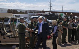 Ông Donald Trump cho xây tường biên giới với Mexico dài không tưởng