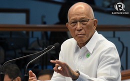 Bộ trưởng Quốc phòng Philippines quay ngoắt thái độ sau khi Tổng thống Duterte nói vụ tàu cá 'chỉ là tai nạn nhỏ'