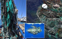 Trục vớt được hàng tấn loại rác kinh khủng hơn cả túi nhựa và ống hút, gây ám ảnh đại dương trong suốt thời gian dài