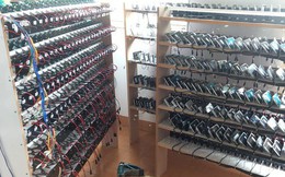 "Dân chơi" YouTube Việt Nam cày view bằng hàng trăm điện thoại cùng lúc, xây cả dàn chuyên dụng ngập phòng