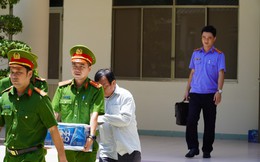 Ảnh: Công an khám xét phòng làm việc của Phó Chủ tịch TP Phan Thiết