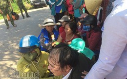 Cha mẹ ngã quỵ bên thi thể nữ sinh Quảng Trị bị xe tải cán tử vong