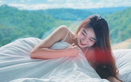 Nhung Bum đăng ảnh quyến rũ với váy ngủ, fan lập tức soi ra Văn Toàn chính là 'nhiếp ảnh gia'