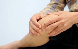 9 cách giúp bạn giảm nhẹ cơn đau khớp