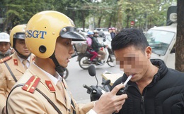 Hà Nội: Nể nang chén rượu tất niên, lái xe bị tước giấy phép 17 tháng