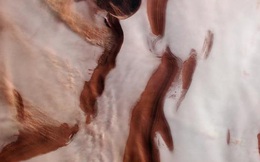 Bức ảnh tuyệt đẹp chụp bề mặt sao Hỏa tại điểm cực Bắc