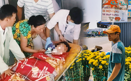 Chồng đột quỵ rồi mất trong lúc bán hoa Tết ở Sài Gòn, vợ cùng các con vội về đưa tang với hơn 2 tấn dưa còn nằm lại vỉa hè