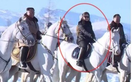 Triều Tiên chiếu phim về Chủ tịch Kim Jong Un, phu nhân Ri Sol Ju đã có "hành động đặc biệt"
